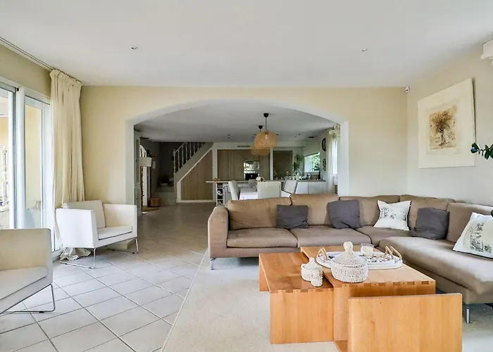 Dom wakacyjny La Pinede By Interhome Thezan-les-Beziers